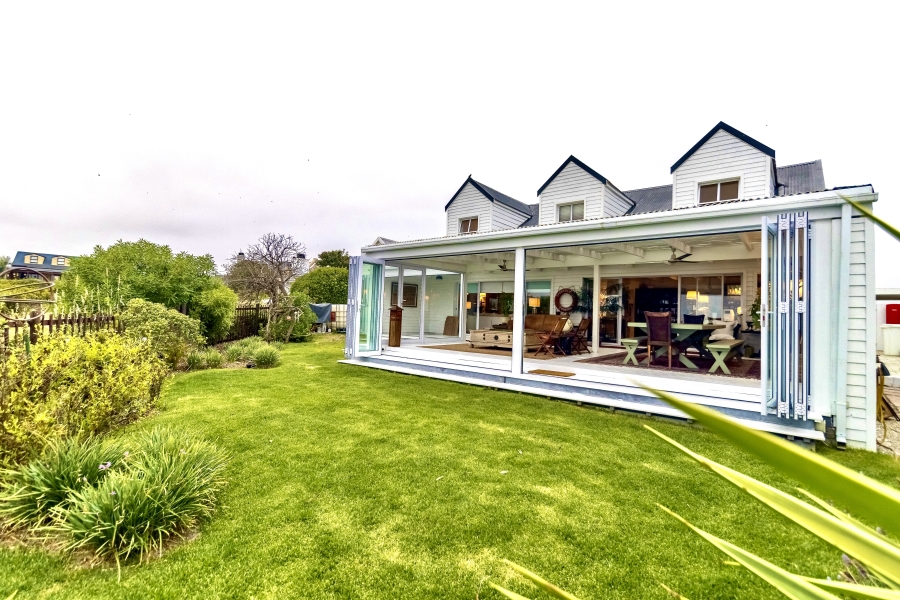 5 Bedroom Property for Sale in Grotto Bay Western Cape